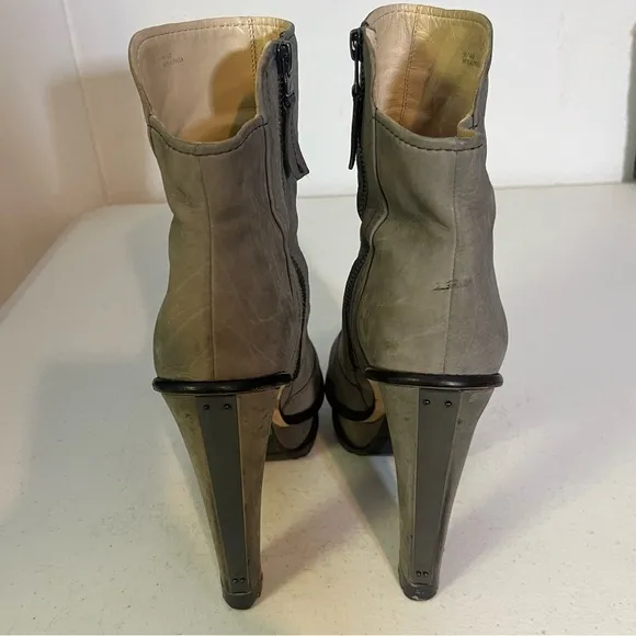 Brian Atwood Platform Heeled Grey Leather Boots Women’s Size 9