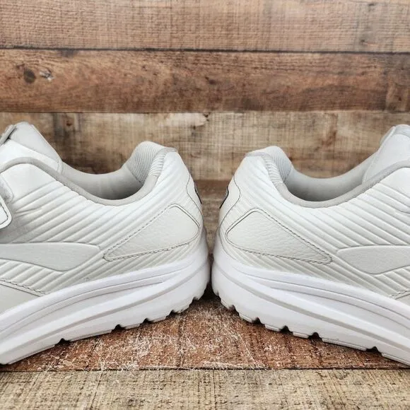 Brooks Addiction Walker V-Strap 2 Men's Sz 10 D White Hook &amp; Loop Walking Shoes