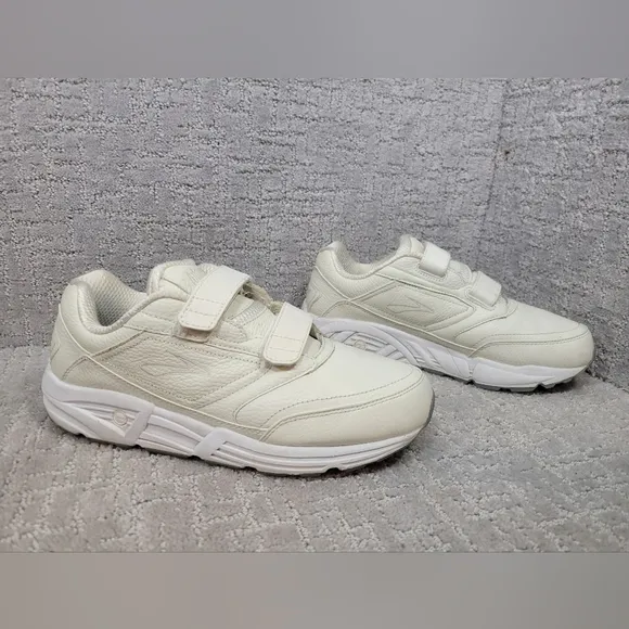 Brooks Addiction Walker V-Strap Mens Size 9.5 2E White Walking Shoes 1100404E111