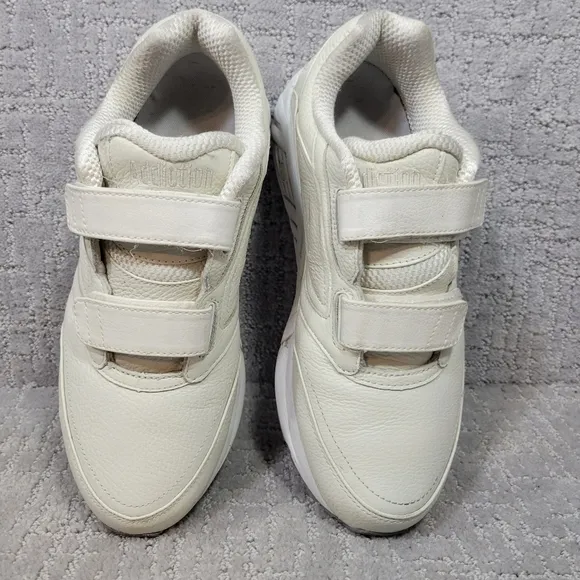 Brooks Addiction Walker V-Strap Mens Size 9.5 2E White Walking Shoes 1100404E111
