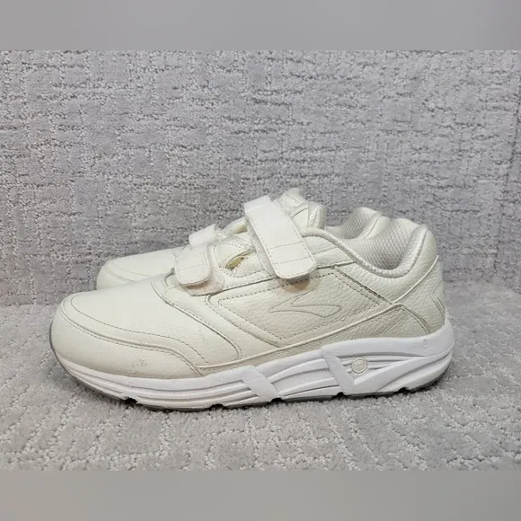 Brooks Addiction Walker V-Strap Mens Size 9.5 2E White Walking Shoes 1100404E111
