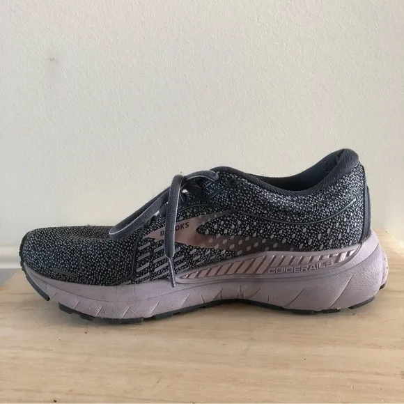 Brooks Adrenaline GTS 21 Lavender Purple Knit Running Athletic Shoes 6.5