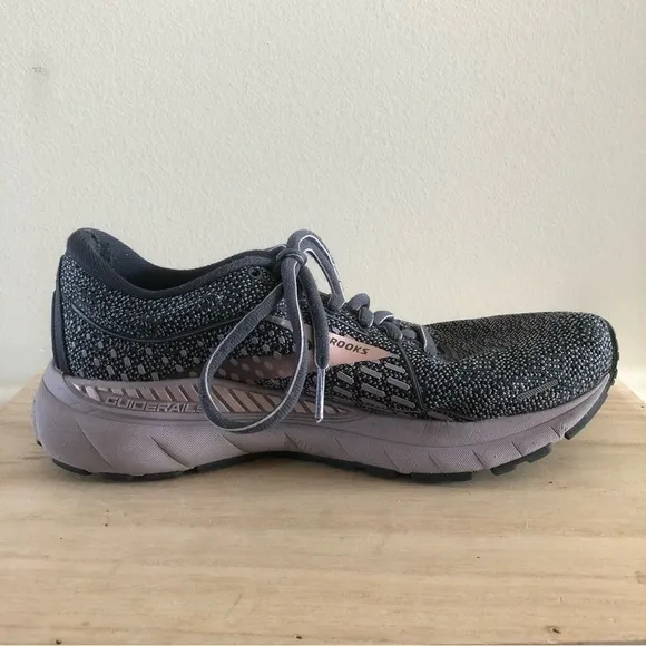 Brooks Adrenaline GTS 21 Lavender Purple Knit Running Athletic Shoes 6.5