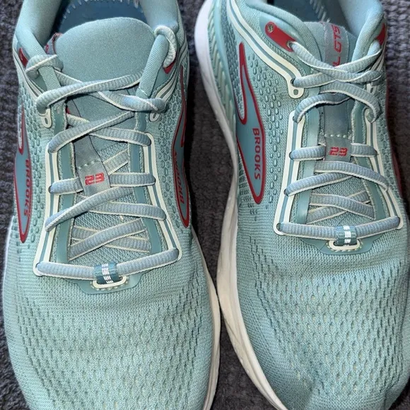 Brooks Ariel GTS 23 Mint Green Stability Running Walking Shoes Women’s Size 9