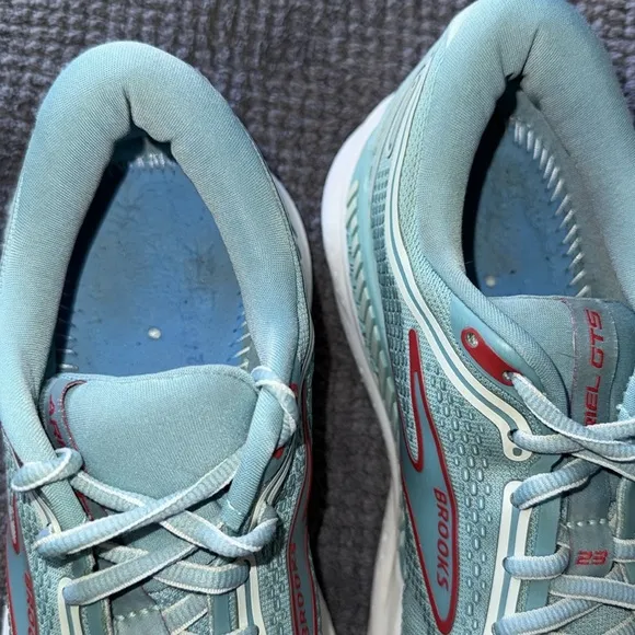 Brooks Ariel GTS 23 Mint Green Stability Running Walking Shoes Women’s Size 9