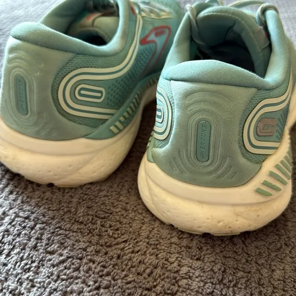 Brooks Ariel GTS 23 Mint Green Stability Running Walking Shoes Women’s Size 9