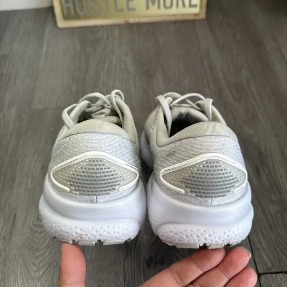 Brooks Ghost 16 Womens 8 Shoes White Sneaker Running Walking 1204071B151*