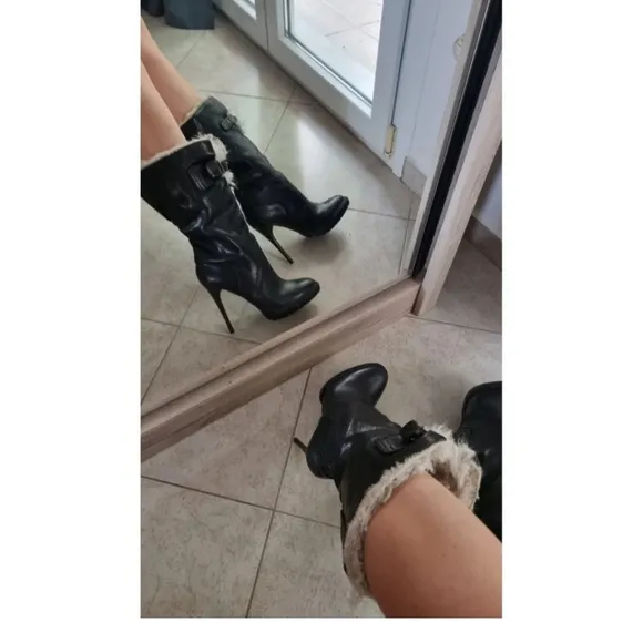 BURBERRY Black Leather Shearling Lined Boots