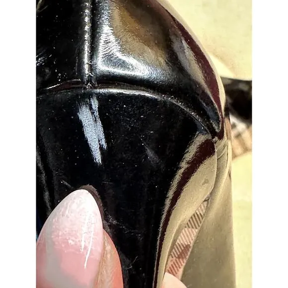 Burberry Black Patent Leather Round Toe Classic Pumps Heels Shoes Size 40