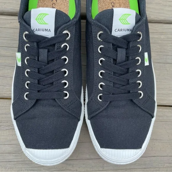 Cariuma Oca Low black canvas shoes size 10.5