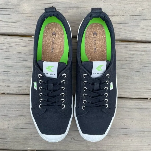 Cariuma Oca Low black canvas shoes size 10.5