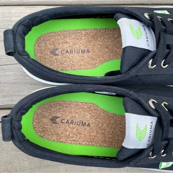 Cariuma Oca Low black canvas shoes size 10.5
