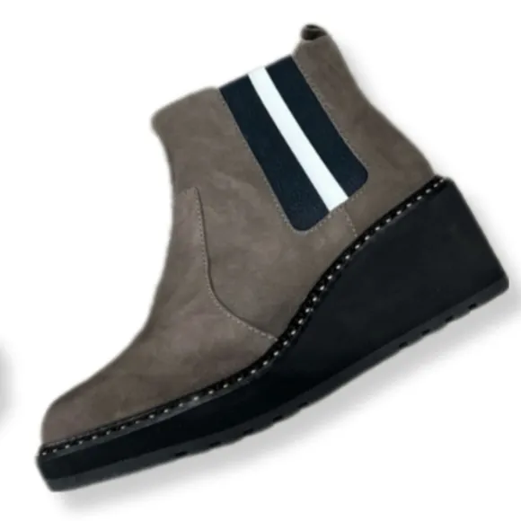 Cecelia New York Gemma Suede Boots in Grey Suede Womans MSRP $225 3087 3088 3089