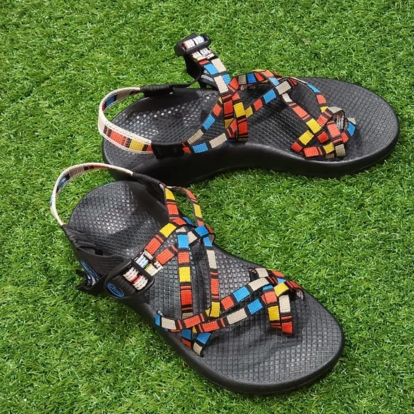 CHACO Classic - Women's Sandals - SIZE  8