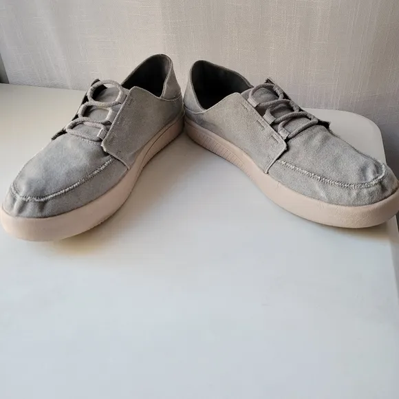Chaco men's grey Ojai sneakers size  12