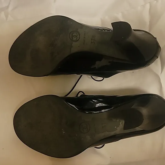 CHANEL 💯 AUTHENTHIC VINTAGE BLACK PATENT LEATHER HEEL OXFORD SHOES PRE-OWNED 37