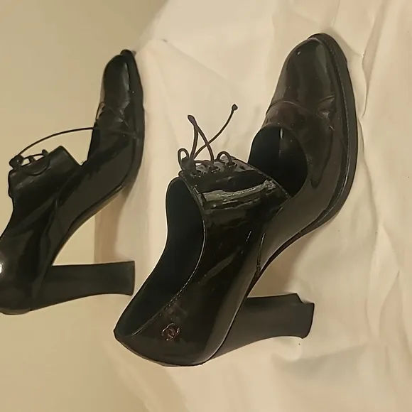 CHANEL 💯 AUTHENTHIC VINTAGE BLACK PATENT LEATHER HEEL OXFORD SHOES PRE-OWNED 37