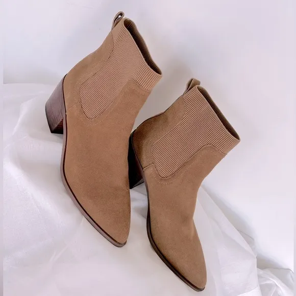 🆕Chelsea &amp; Violet Ankle Boots  NWT  000AJ
