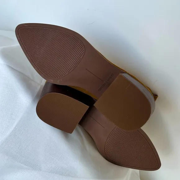 🆕Chelsea &amp; Violet Ankle Boots  NWT  000AJ
