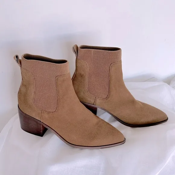 🆕Chelsea &amp; Violet Ankle Boots  NWT  000AJ