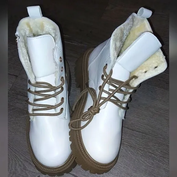 Chic beige thick sole boots sz 8