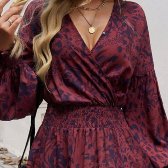 Chic Split Printed Surplice Midi Dress with Long Sleeves