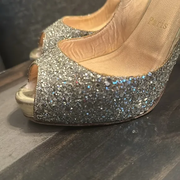 CHRISTIAN LOUBOUTIN Glitter Sling-back Platform Heels Shoes SIZE 38 gold Red ♥️