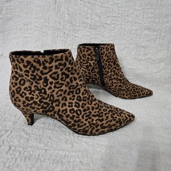 CIRCUS SAM EDELMAN KIRBY Kitten Heel Chic Ankle Boots Women's Leopard Print Sz 6