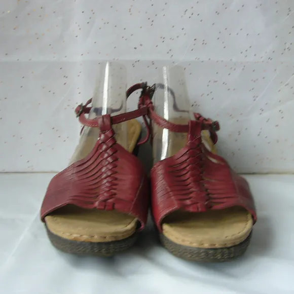 Clarks Bendables Red Woven Ankle strap Sandal - 10