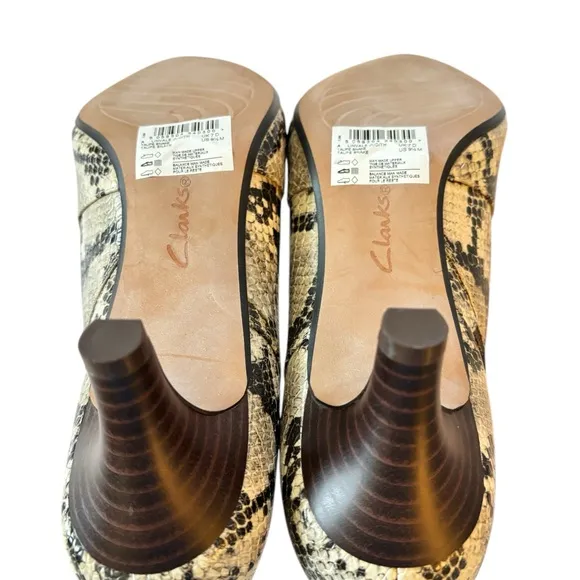 Clark’s Snakeskin Print ankle booties Linvale Judith Size 9.5 New without box