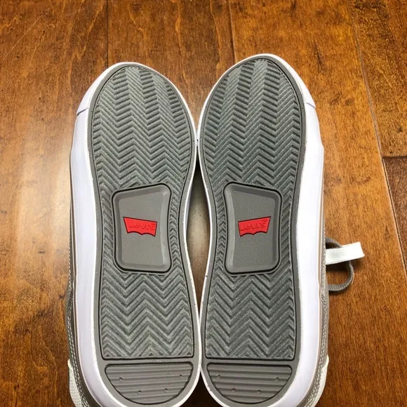 Classic Levi shoes Gray/White sz 8.5