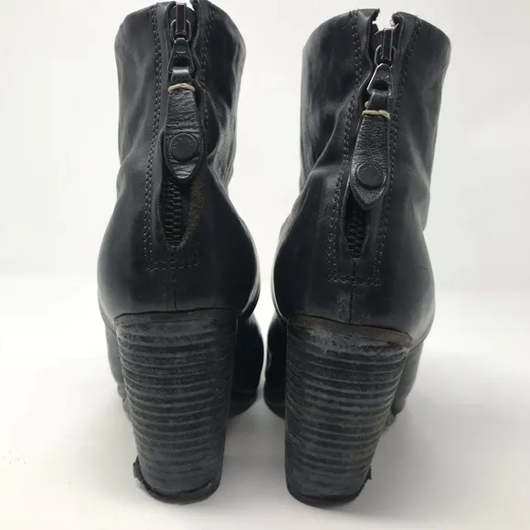Classic Newbury Boots Size 38 Black