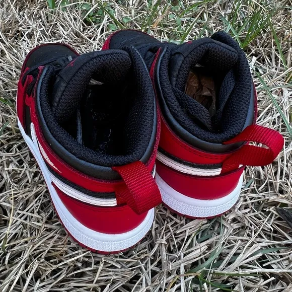 CLEAN Air Jordan 1 Mid size 9c Gym Red Black Toddler shoes 2024