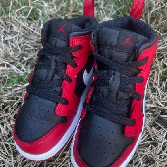 CLEAN Air Jordan 1 Mid size 9c Gym Red Black Toddler shoes 2024