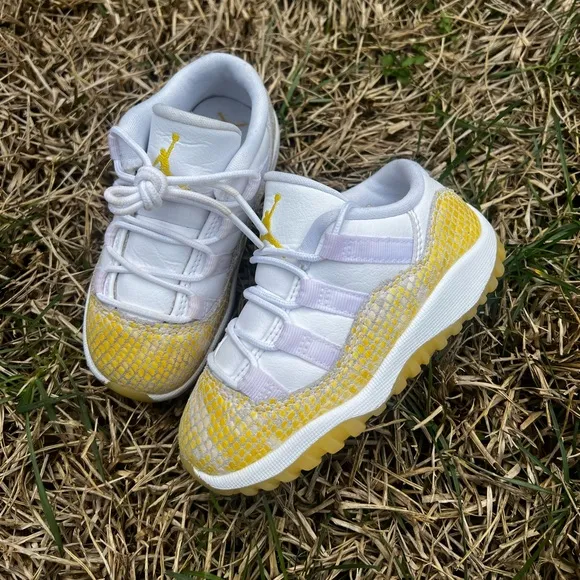 CLEAN Air Jordan 11 Yellow Snakeskin size 8c Toddler shoes