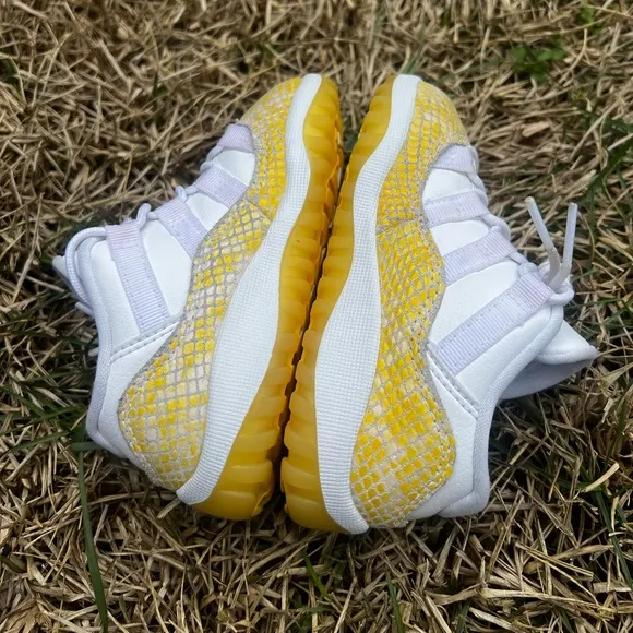 CLEAN Air Jordan 11 Yellow Snakeskin size 8c Toddler shoes