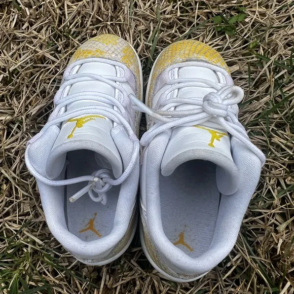 CLEAN Air Jordan 11 Yellow Snakeskin size 8c Toddler shoes