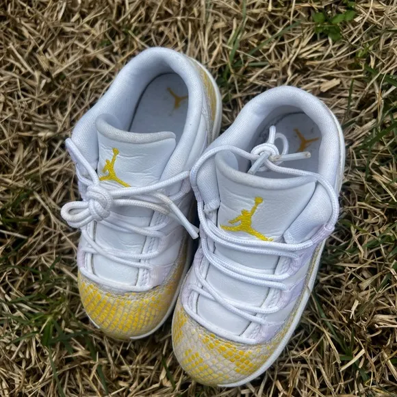 CLEAN Air Jordan 11 Yellow Snakeskin size 8c Toddler shoes