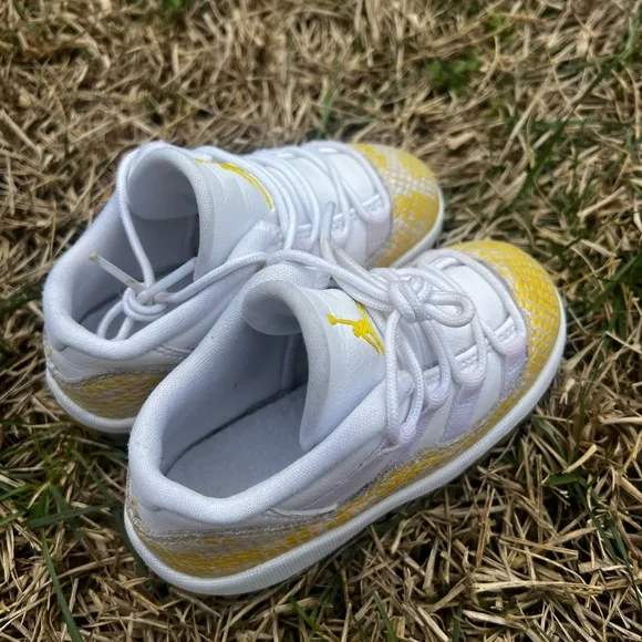 CLEAN Air Jordan 11 Yellow Snakeskin size 8c Toddler shoes