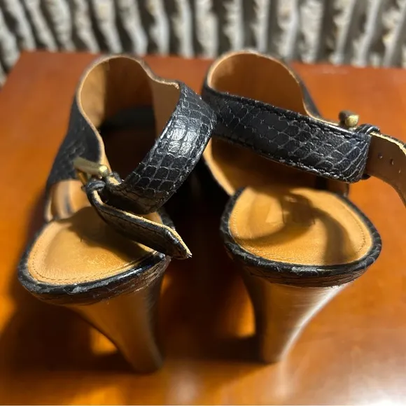 Coach &quot;Brina&quot; Snakeskin Peep-Toe Slingbacks Women’s Size 8
