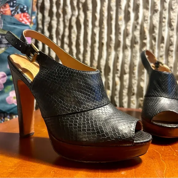 Coach &quot;Brina&quot; Snakeskin Peep-Toe Slingbacks Women’s Size 8