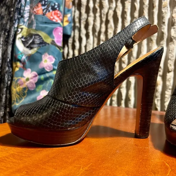 Coach &quot;Brina&quot; Snakeskin Peep-Toe Slingbacks Women’s Size 8
