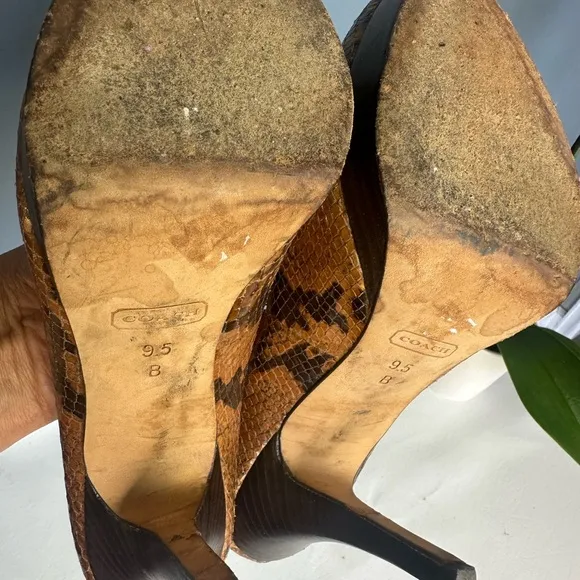 Coach Buffy Python Snake Skin Q645 Leather Heels Size 9.5B