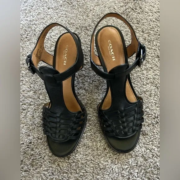 Coach Izzy black leather women Sandals, sz 7.5, woven leather shoes, Kitten heel