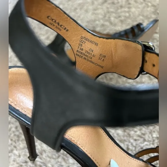 Coach Izzy black leather women Sandals, sz 7.5, woven leather shoes, Kitten heel
