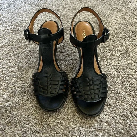 Coach Izzy black leather women Sandals, sz 7.5, woven leather shoes, Kitten heel