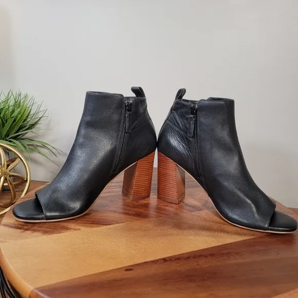 Cole Haan Black Leather Peep Toe Heeled Booties Size 7.5 B