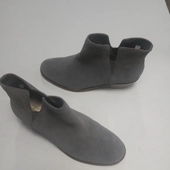 COLE HAAN Gray Suede Ankle Boots Size 8 NWNT