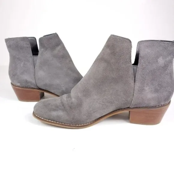 COLE HAAN Gray Suede Ankle Boots Size 8 NWNT