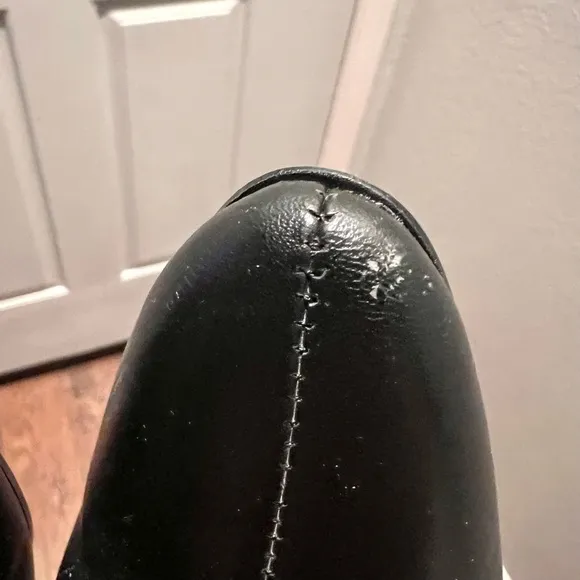 COLIN STUART black leather boots. Size 6.5